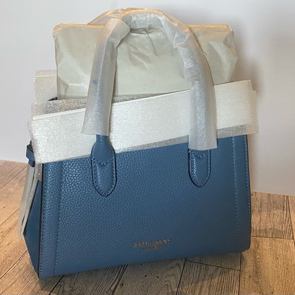 Brand new gorgeous blue purse